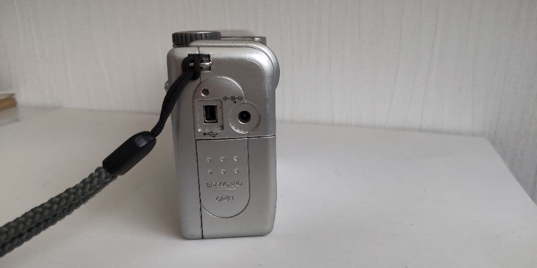 【美品】デジカメ Konica Digital Revio KD-200Z