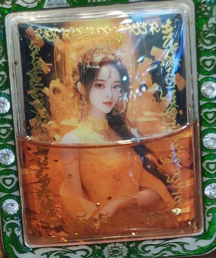 タイのお守りプラクルアン！九尾の狐？黄色ドレス！金運&恋愛運アップ！