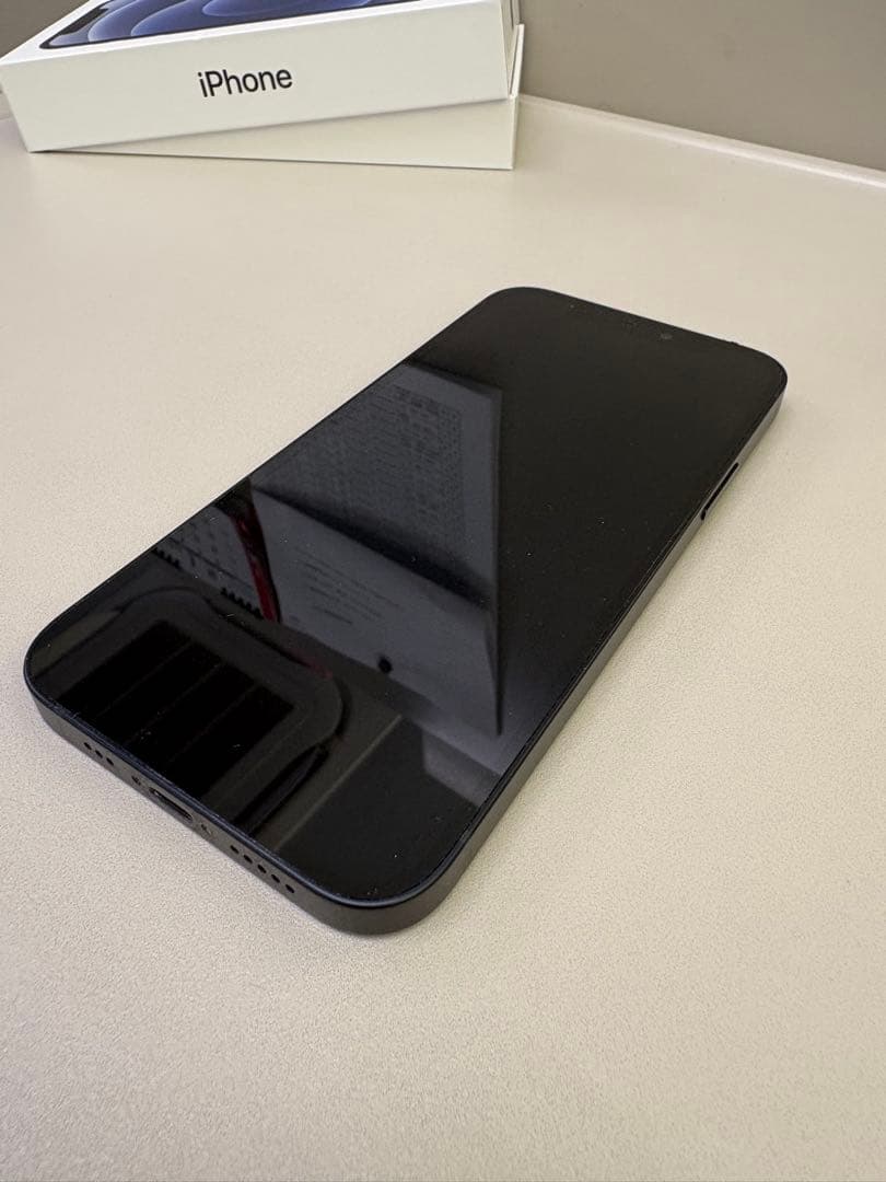 【美品】Apple iPhone 12 ブラック 本体
