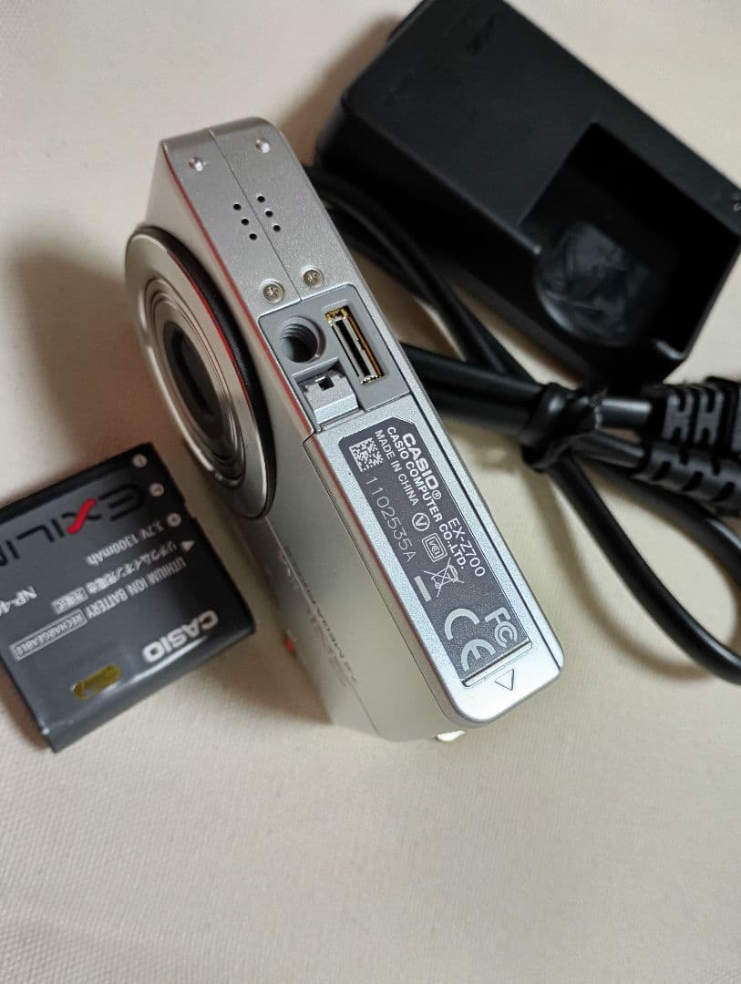 CASIO EX-Z700 コンパクトデジタルカメラ