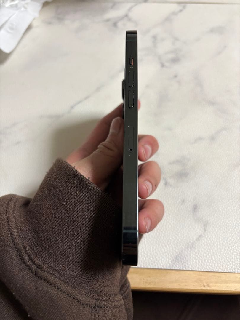 iPhone 13 Pro グリーン 本体 ケース使用の為美品