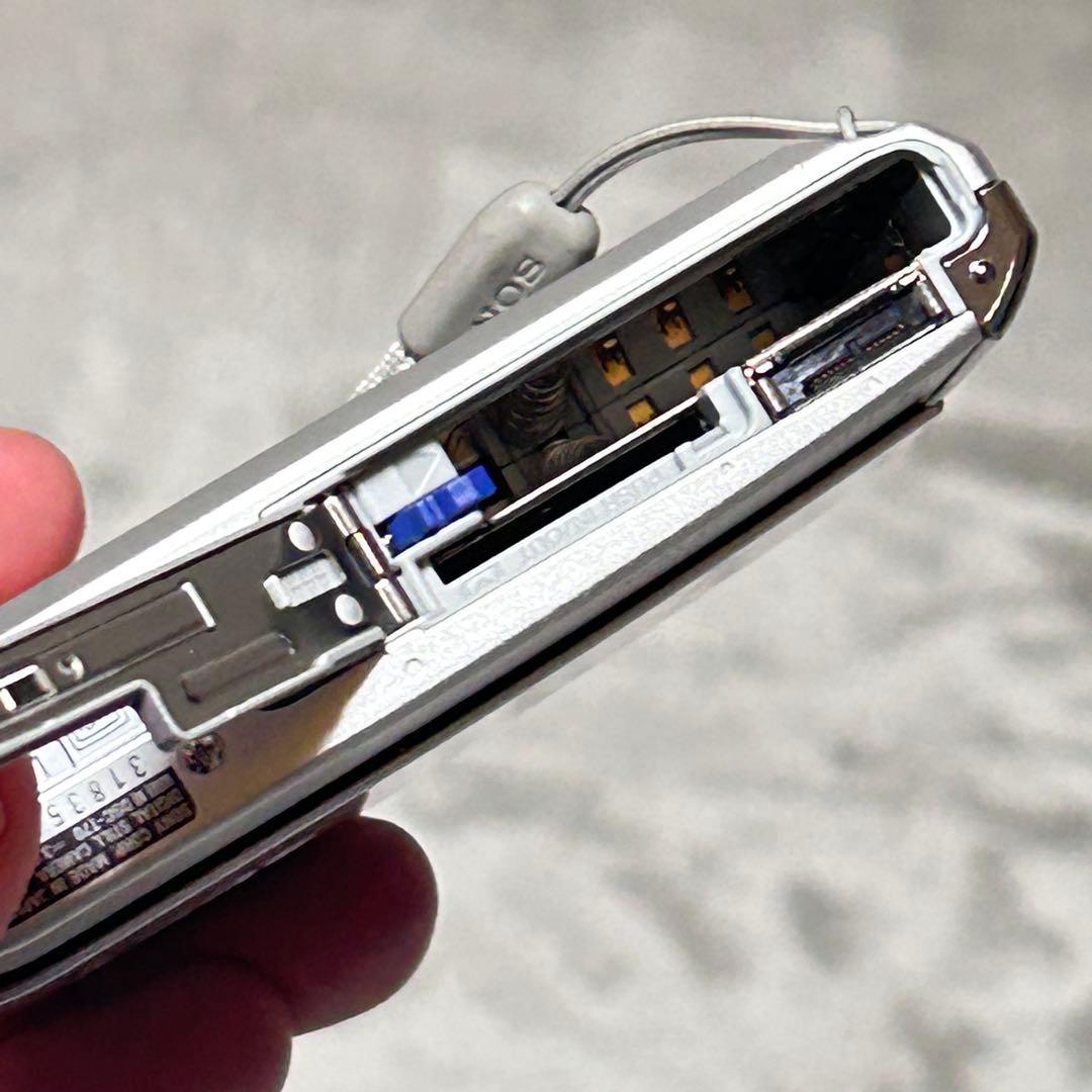 【動作品　美品】SONY Cyber-shot DSC-T70 充電器　電池付き