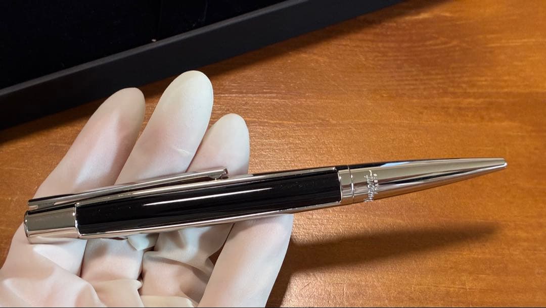 afri様へ S.T. Dupont ボールペン 黒　未使用品