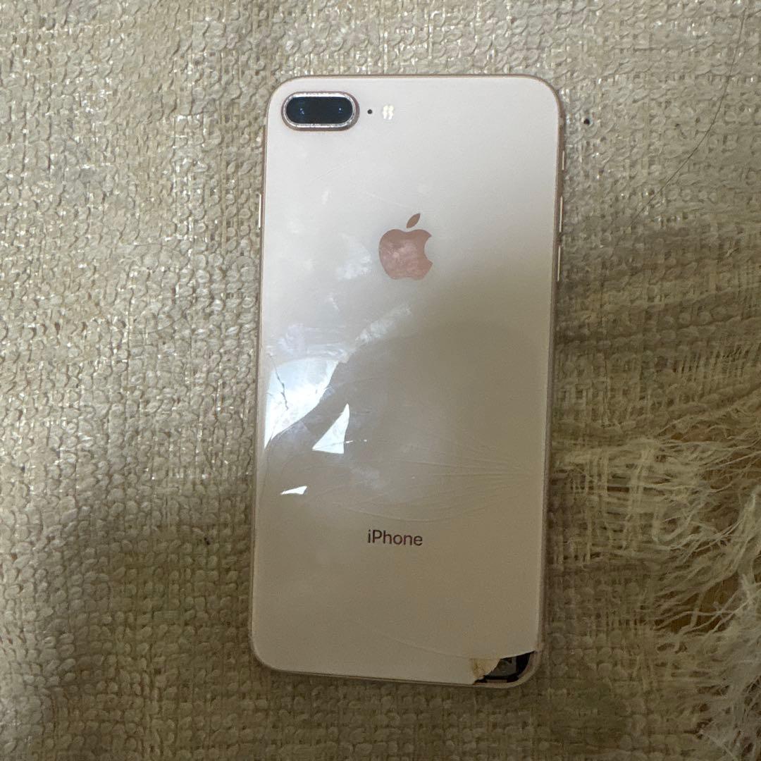 iPhone 8 Plus ゴールド