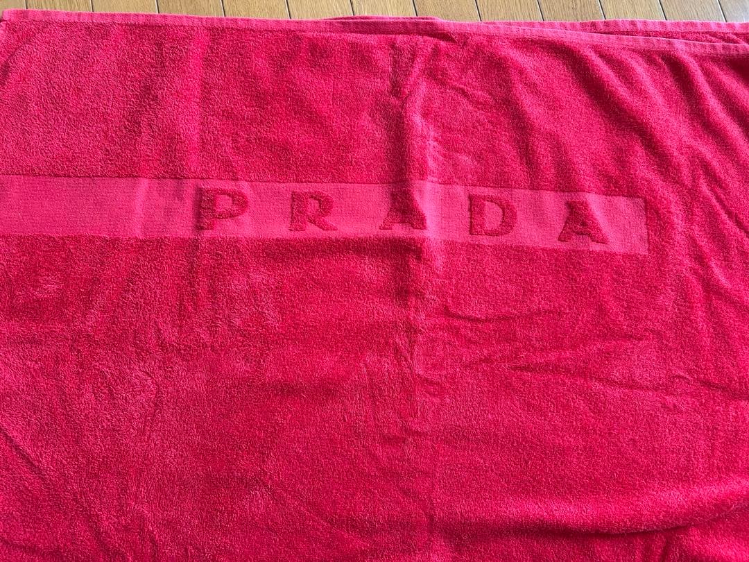 PRADA ロゴ バスタオル レッド
