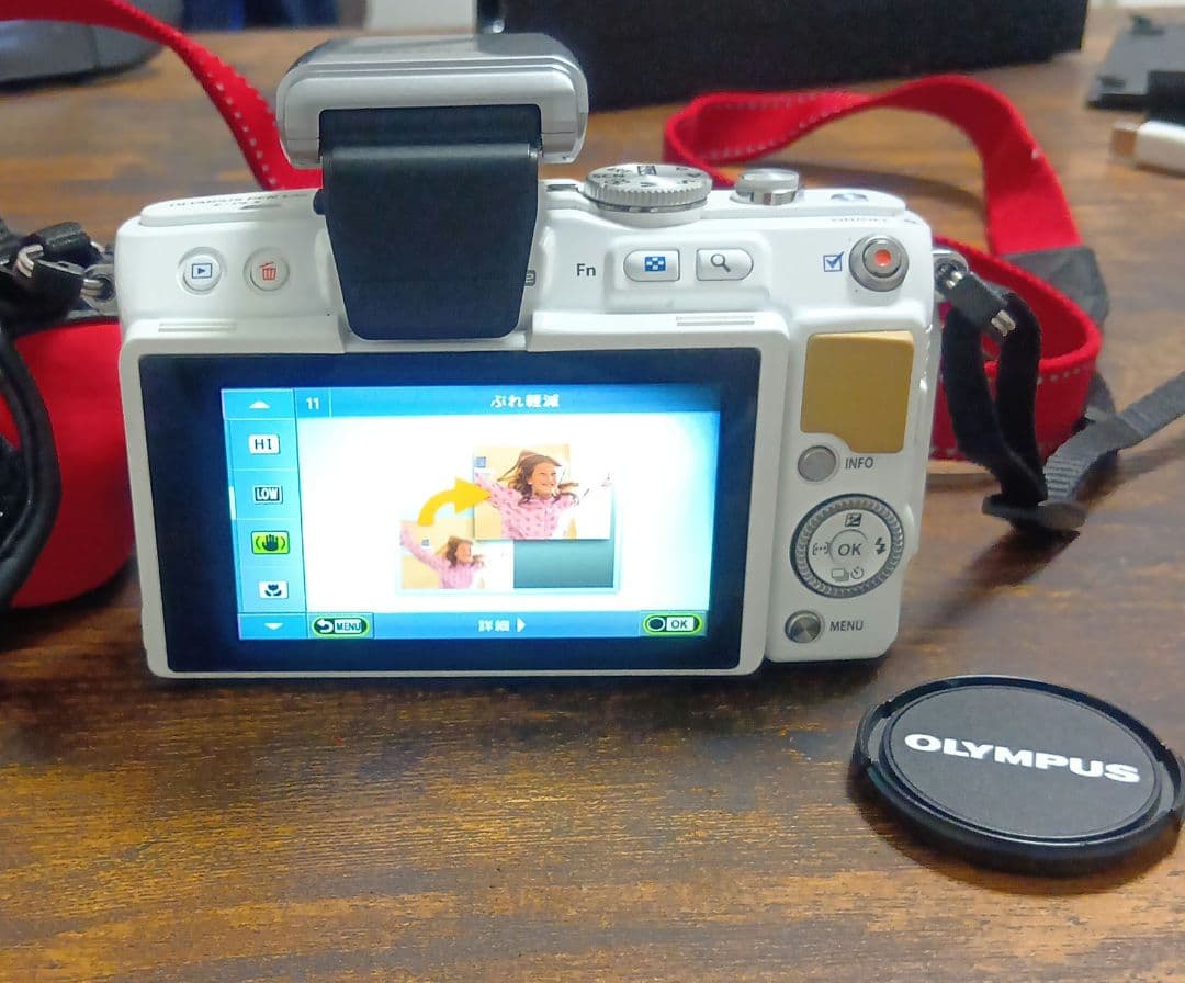 OLYMPUS PEN Lite E-PL5 ホワイト（外付けフラッシュ付き）