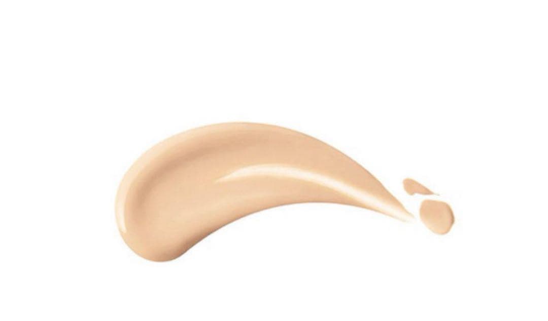 新品 SHISEIDO エッセンス スキングロウ ファンデーション 140