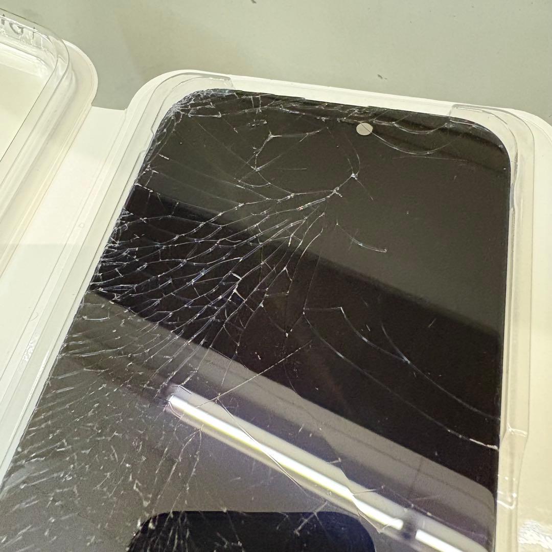 iPhone16 pro max 有機EL 純正割れパネル