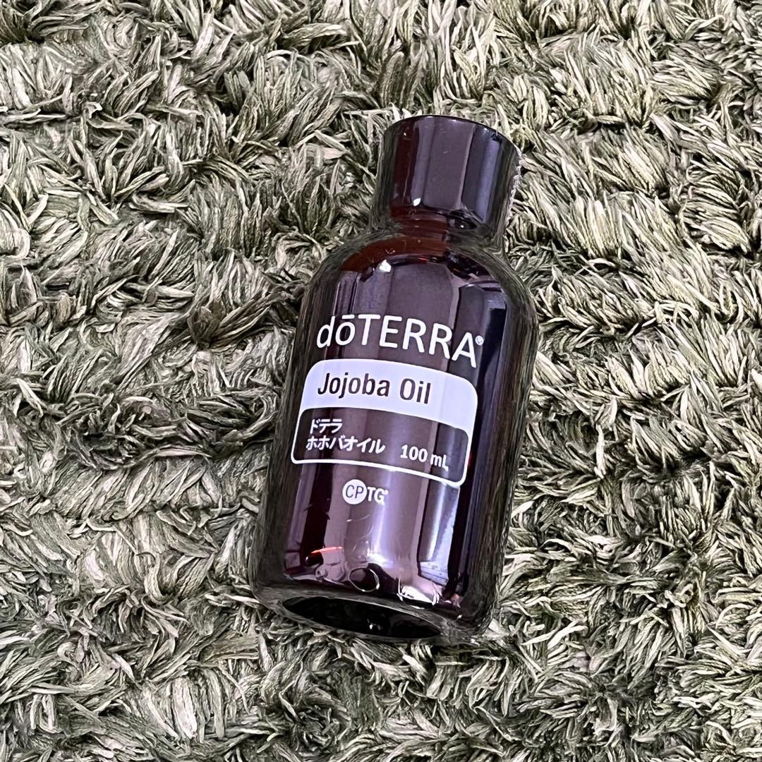 【dōTERRA】ドテラ　エッセンシャルオイルセットとホホバオイル　ほぼ未開封