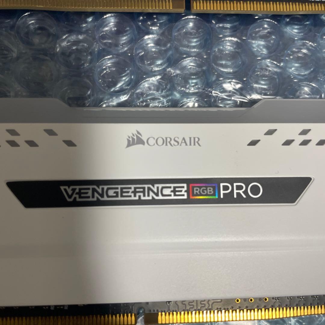CORSAIR VENGEANCE RGB PRO 16GB DDR4メモリ