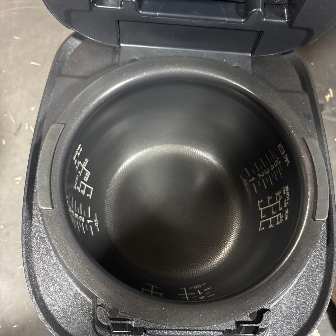 TIGER タイガー JRI-A100 KM 炊飯器5.5合