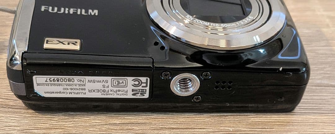 ♥極美品♥FUJIFILM FinePix F80EXR デジカメ ブラック