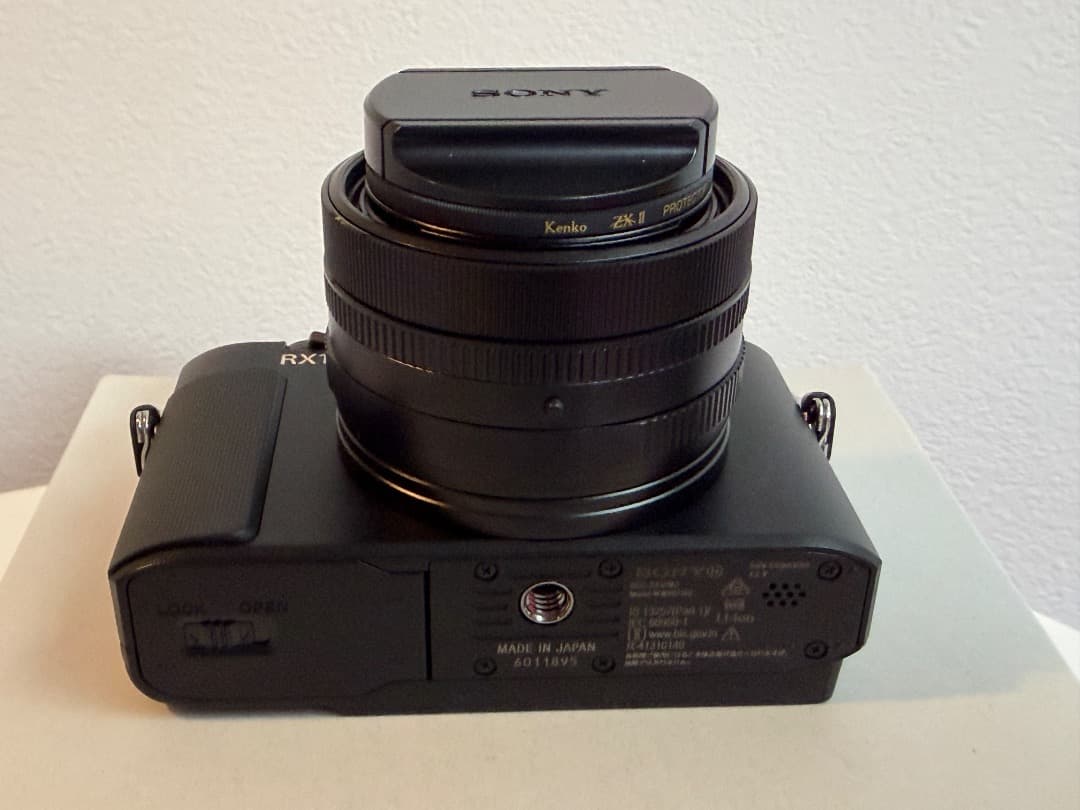 【新品同様】SONY RX1R III (DSC-RX1RM3) メーカー保証付
