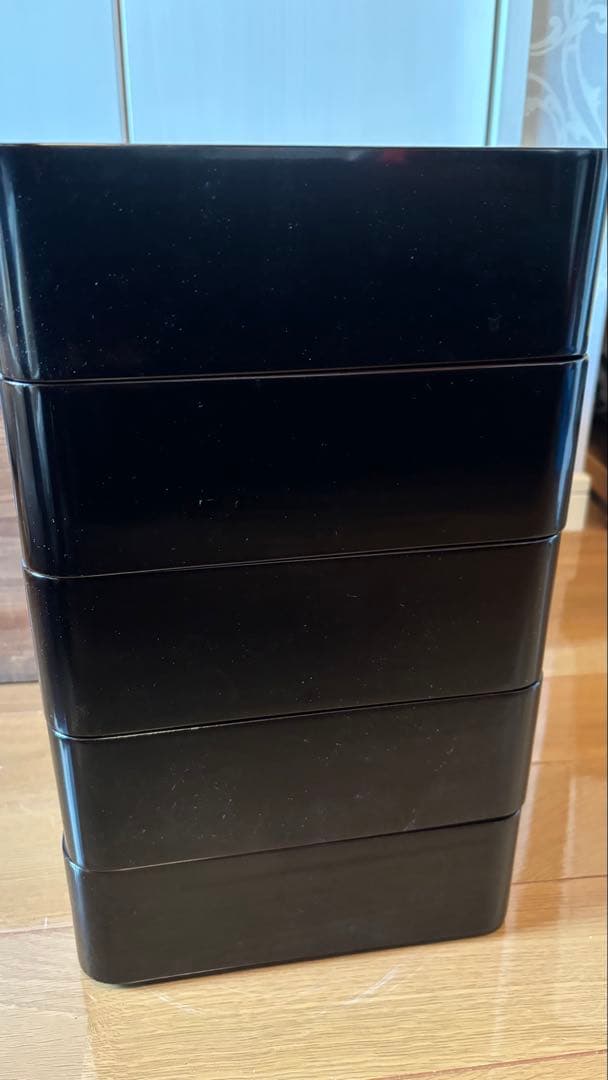 漆器 重箱 黒と赤 六角形模様　五段
