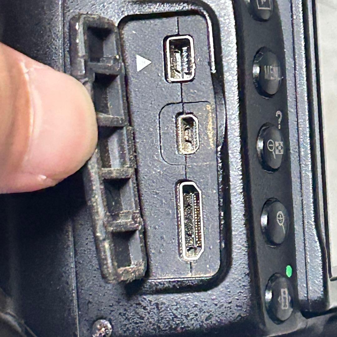 【動作品　美品】Nikon D5000 レンズキット　シャッター回数7542