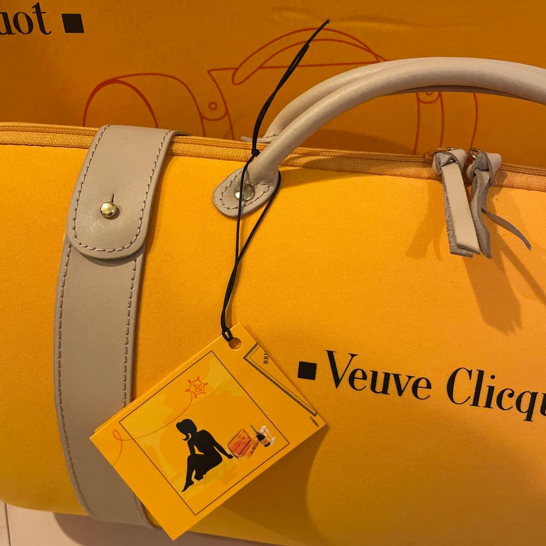 Veuve Clicquot イエロー クーラー　トラベラーケース