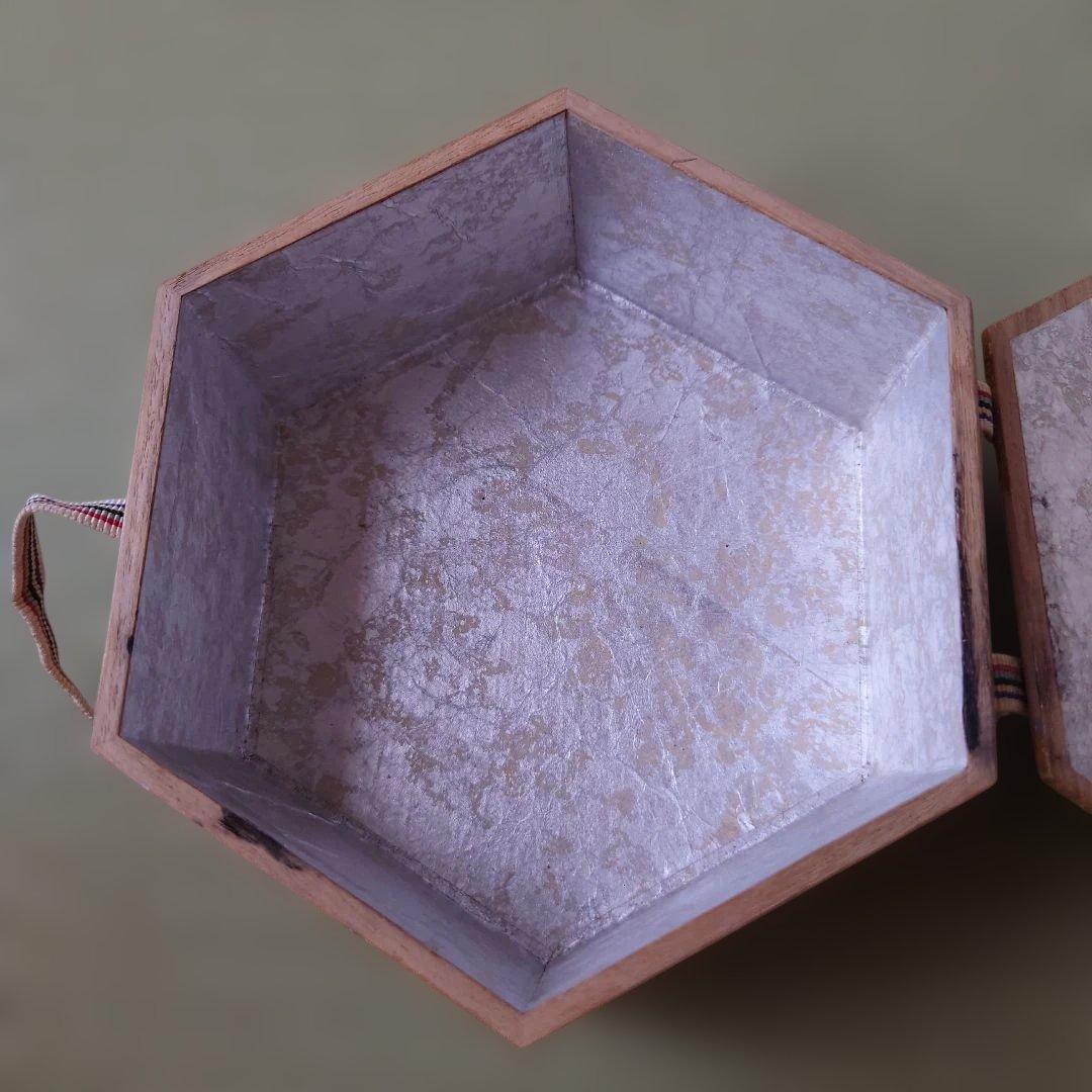 六角箱　六角小箱　金彩絵飾筥　工芸品