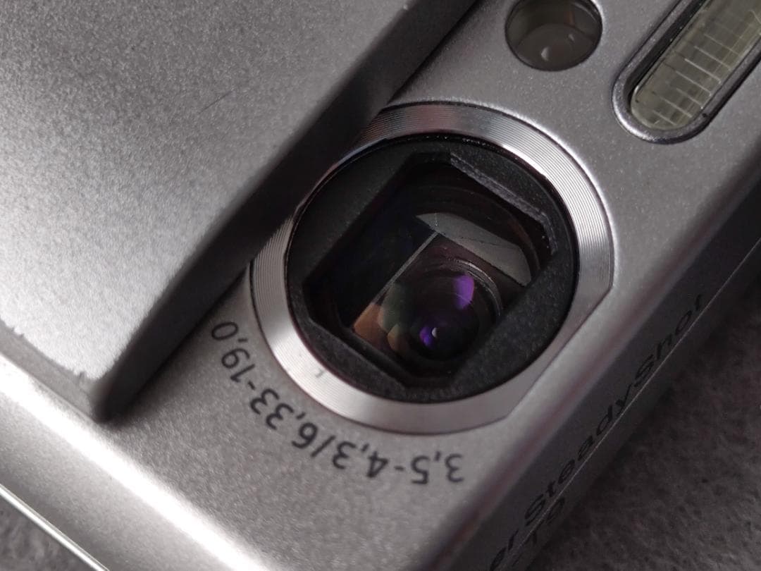 SONY ソニー　Cyber-shot DSC-T9　デジタルカメラ