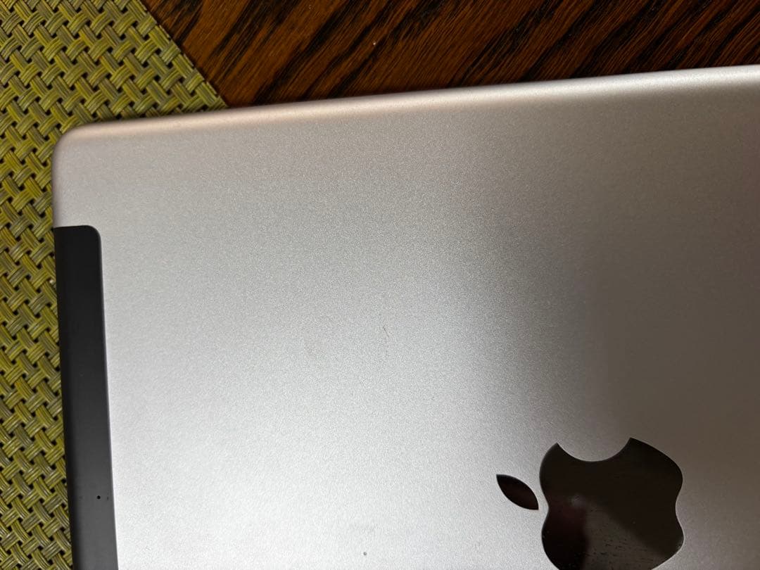 【美品】iPad 第6世代 32GB