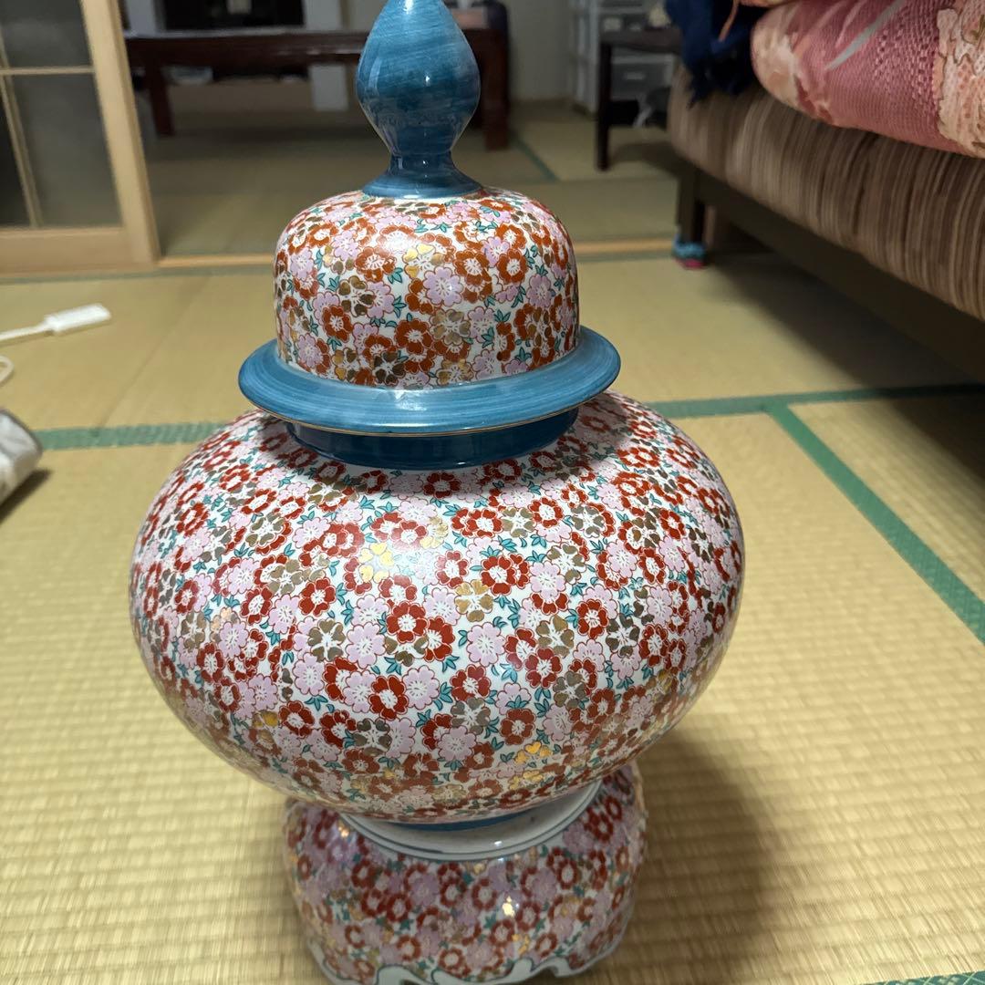 花柄の陶器 蓋付き壺　写真を確認し大丈夫な方のみ！