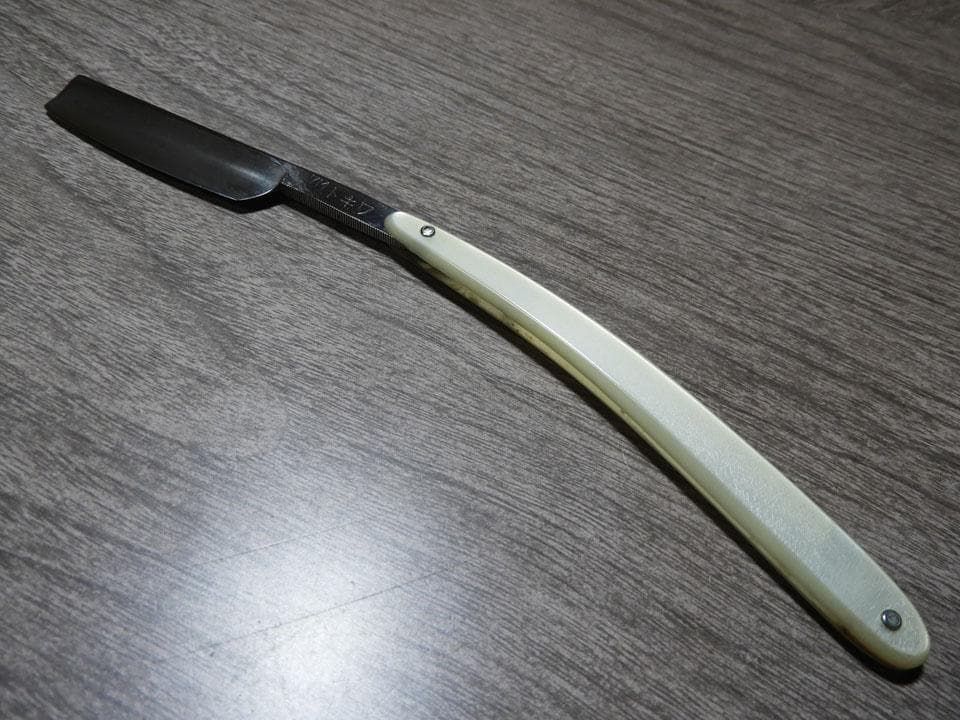 ●懐かしい 昭和 床屋の剃刀 岩崎 トキワ 西洋剃刀 レザー 岩崎重義 岩崎航介