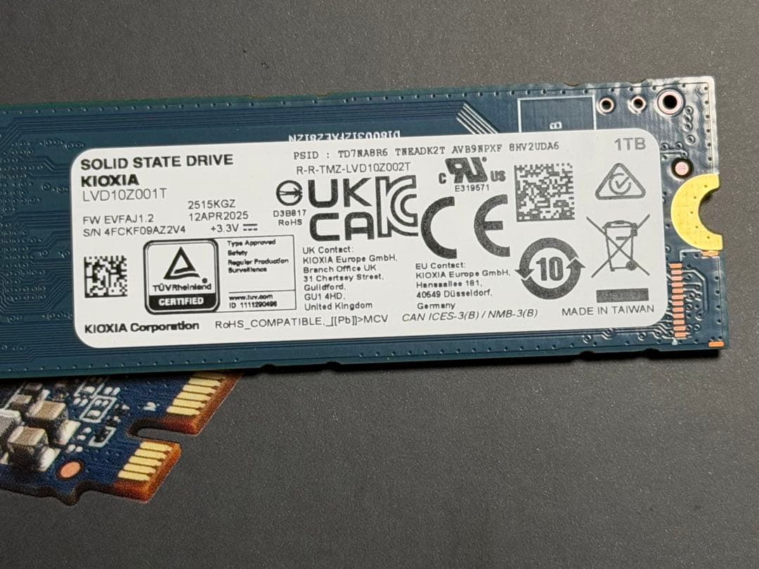 内蔵 SSD： KIOXIA 1TB NVMe M.2 Type 2280
