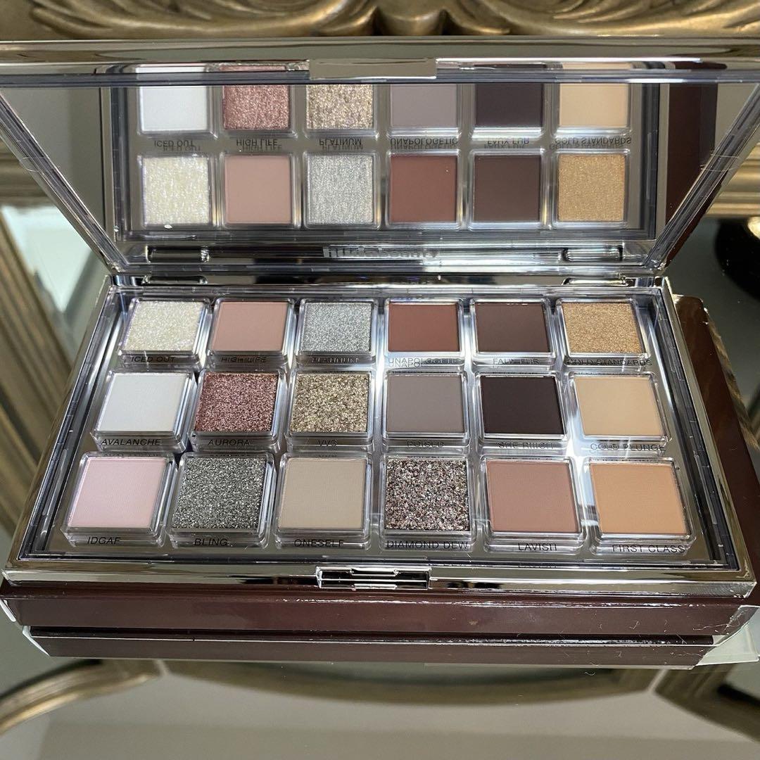 ICy Nude アイシャドウパレット HUDA BEAUTY