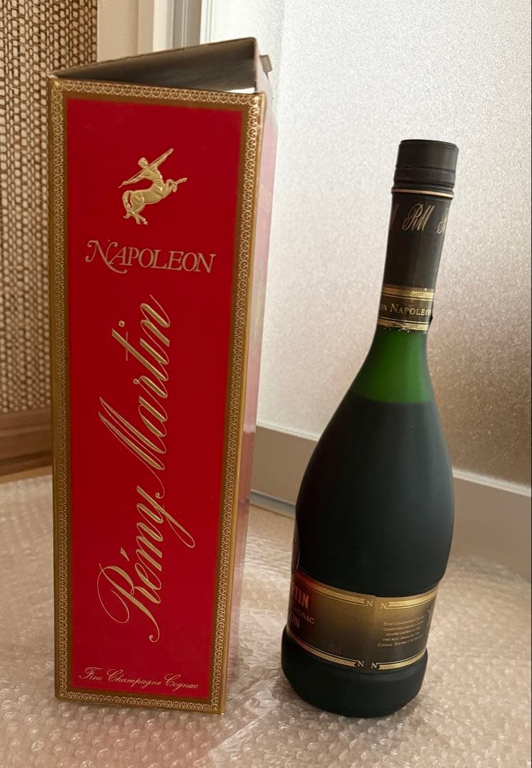レミーマルタンREMY MARTIN NAPOLEON コニャック 箱入り
