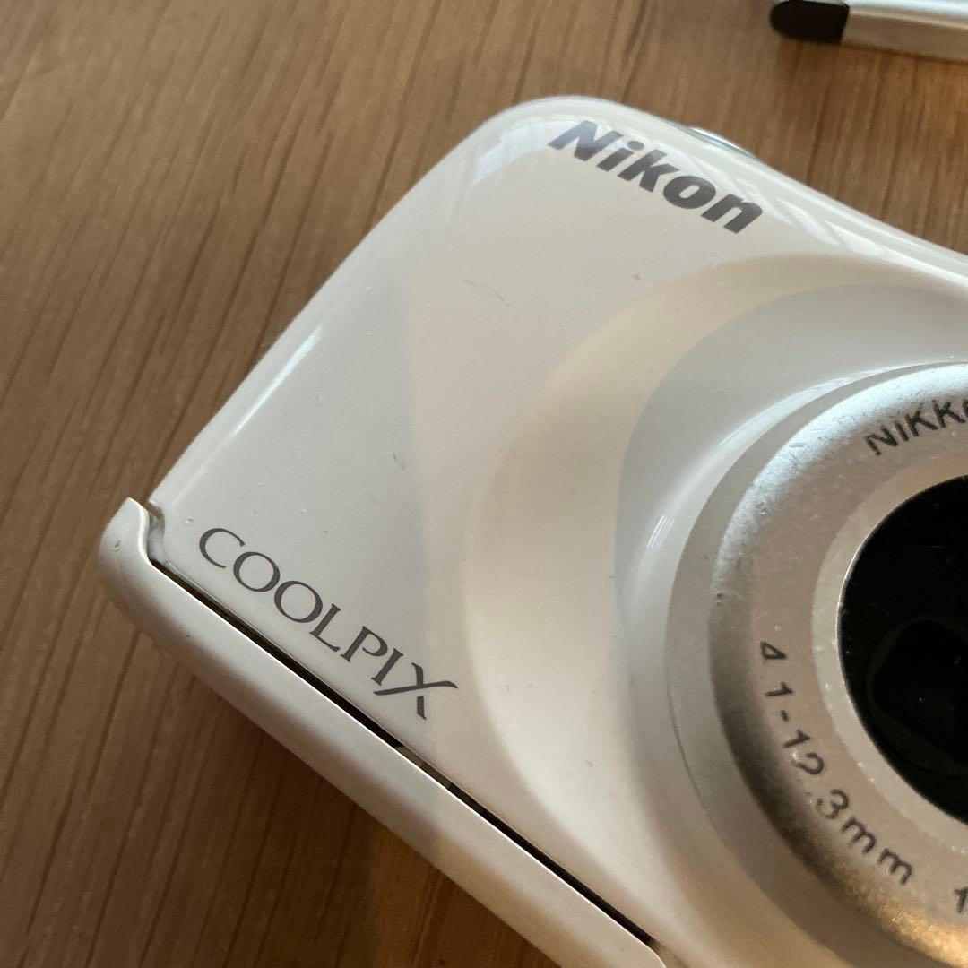 Nikon クールピクス　w150 ホワイト