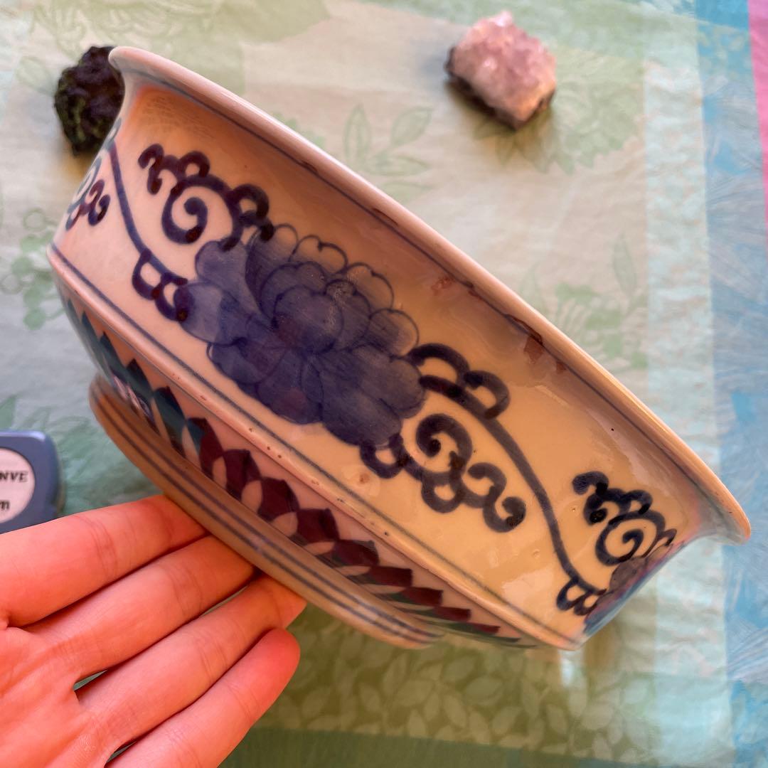 伊万里焼　染付　蝶々　菊　牡丹　吉祥紋様　大鉢