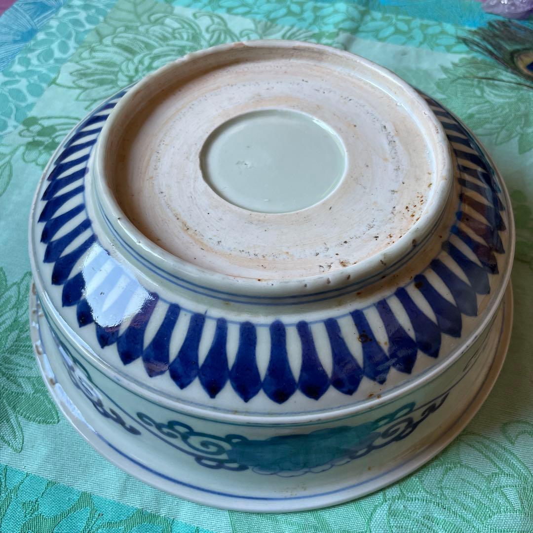 伊万里焼　染付　蝶々　菊　牡丹　吉祥紋様　大鉢