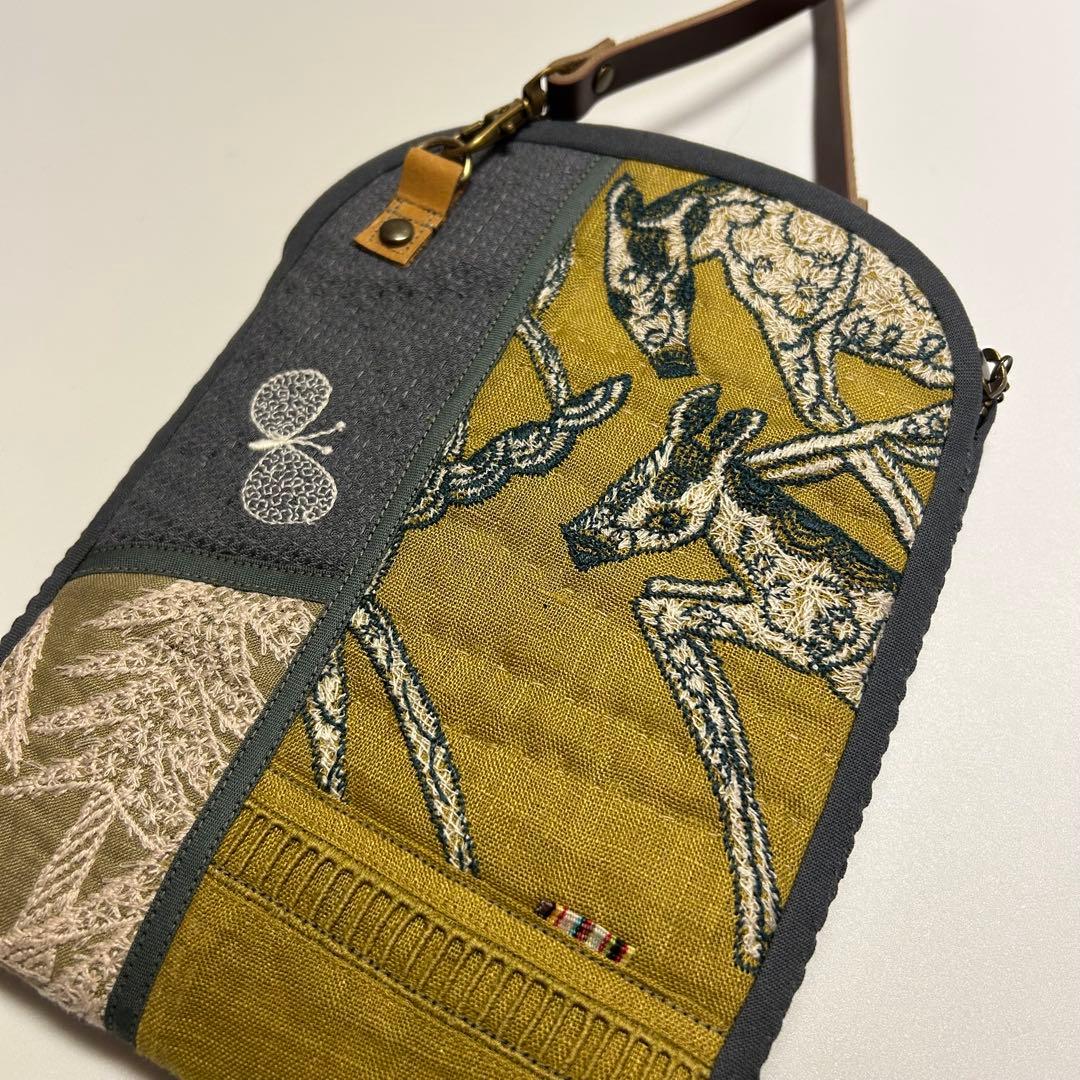 ミナペルホネン　スマホポーチ　キルト　papurikko マスタード