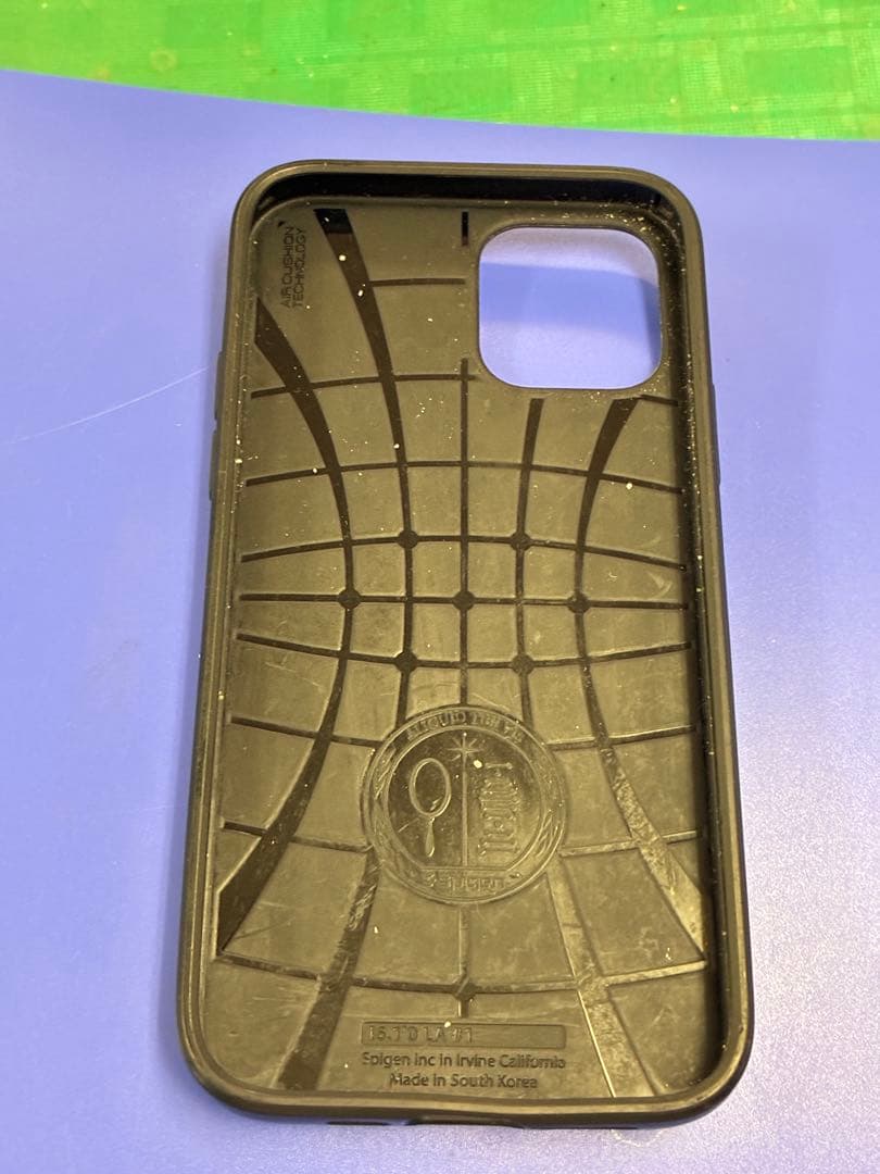 iphone12 128GB ブラックと spigen iphone12 ケース