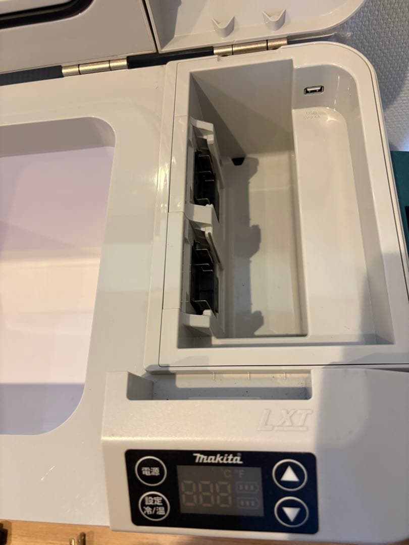 Makita 冷温ボックス　ACアダプター、シガーソケット用コード（未使用）付き