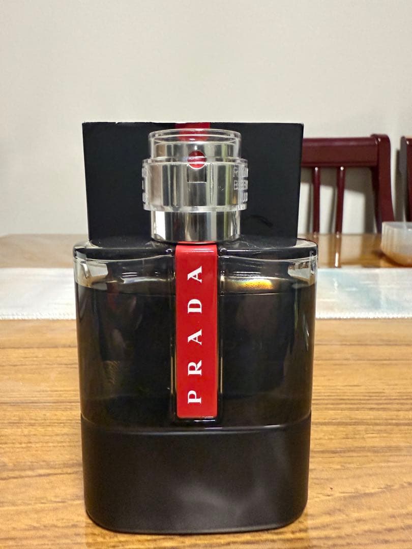 PRADA BLACK 香水
