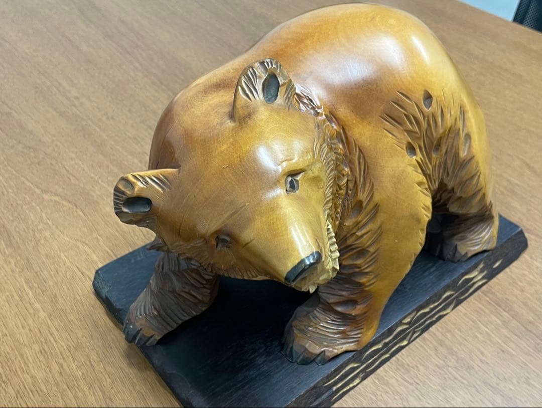 木製クマの彫刻 置物