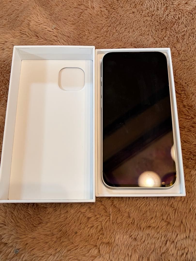Apple iPhone 13 ホワイト 本体値下げ交渉受けたまわります