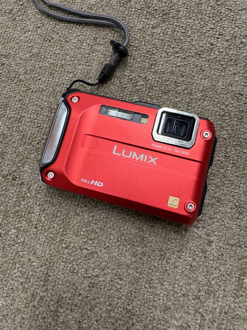 【美品】Panasonic LUMIX 防水デジタルカメラ DMC-FT3 箱付