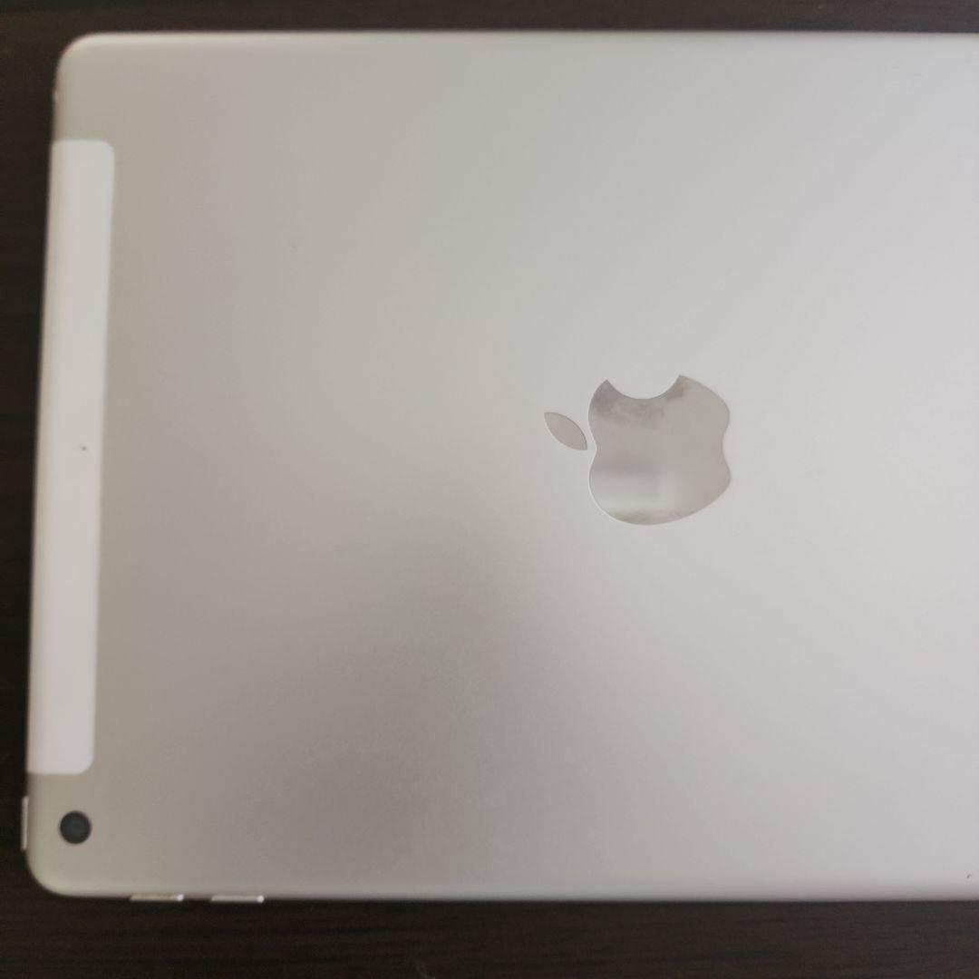 Apple iPad (第5世代) ホワイト