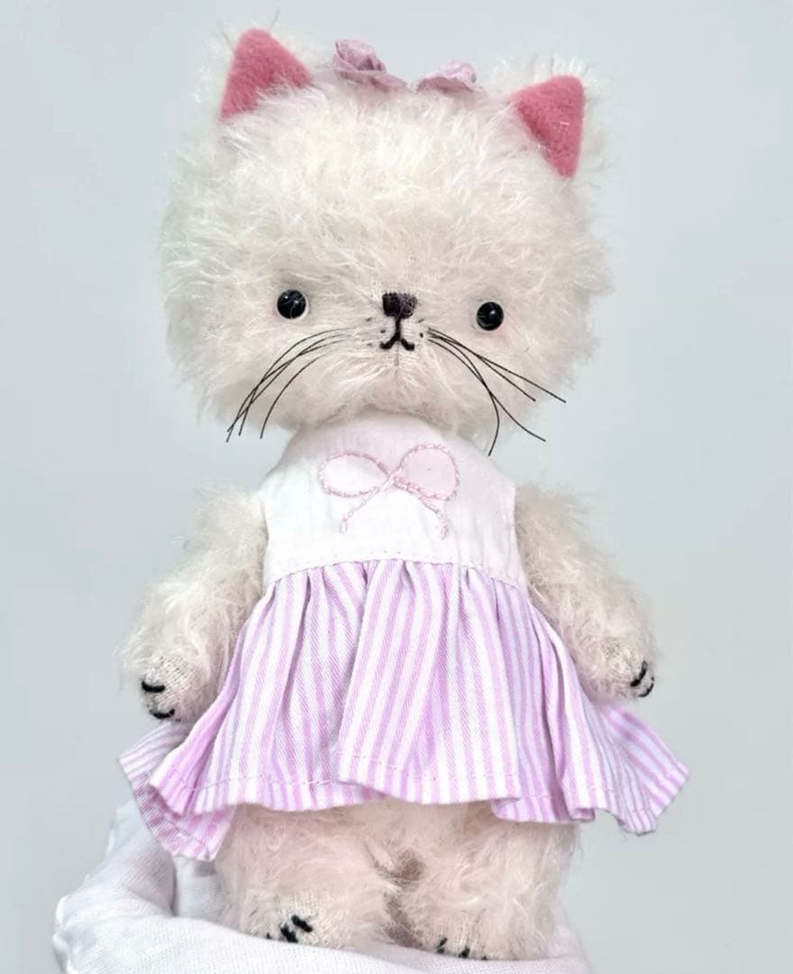 大人しい仔猫 ぬいぐるみ アーティストベア 海外作家様 ハンドメイド ピンク