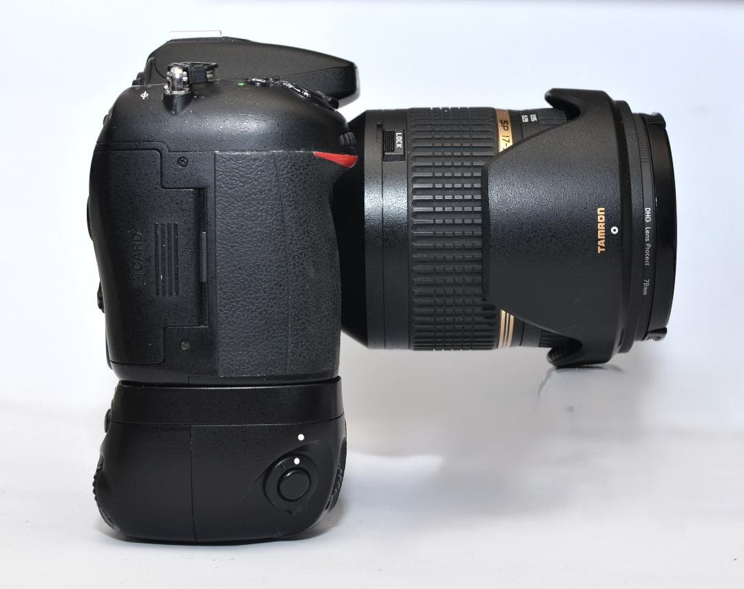 Nikon D7100 デジタル一眼+Tamronレンズ+グリップ【一部難あり】