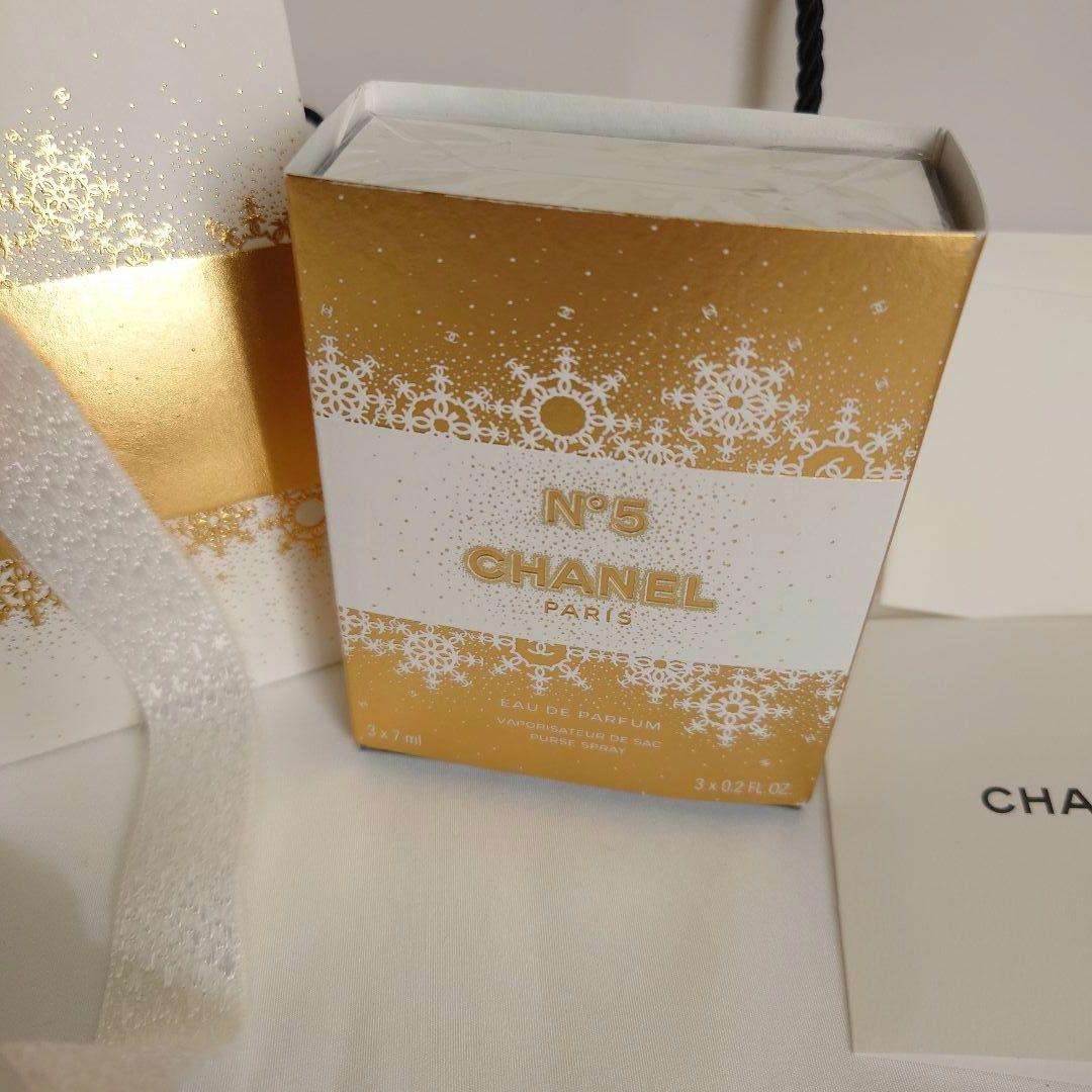 新品　2024 CHANEL ブラック　シャネル　ホリデー　香水　限定　チャーム