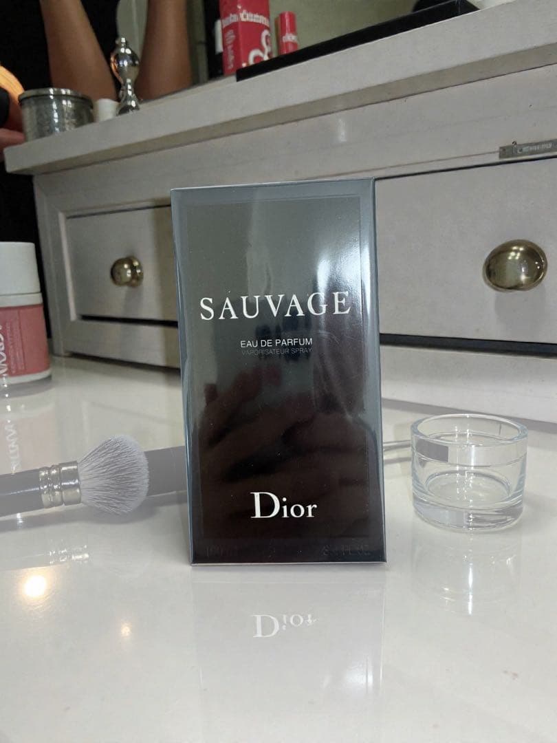 <未使用 >SAUVAGE Diorオードパルファン 100ml