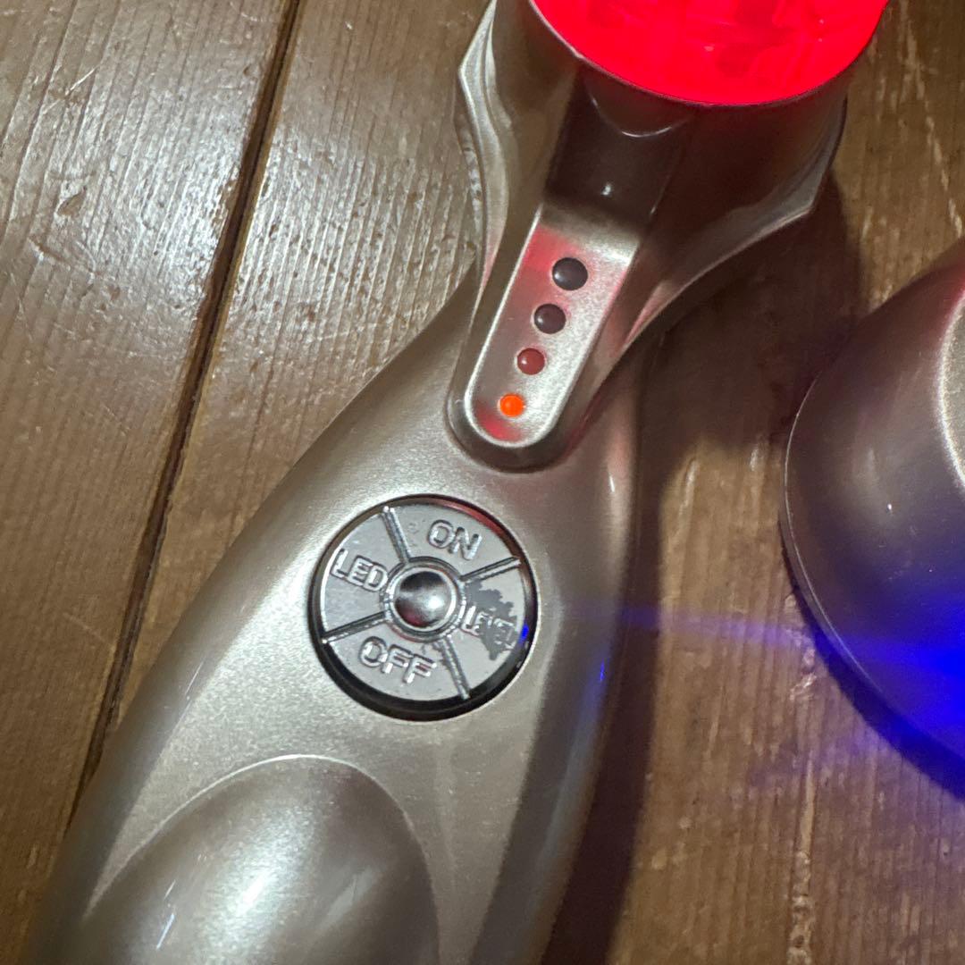 EIP PURE イーアイピー ピュア　美顔器 ハンディータイプ LED照射機能