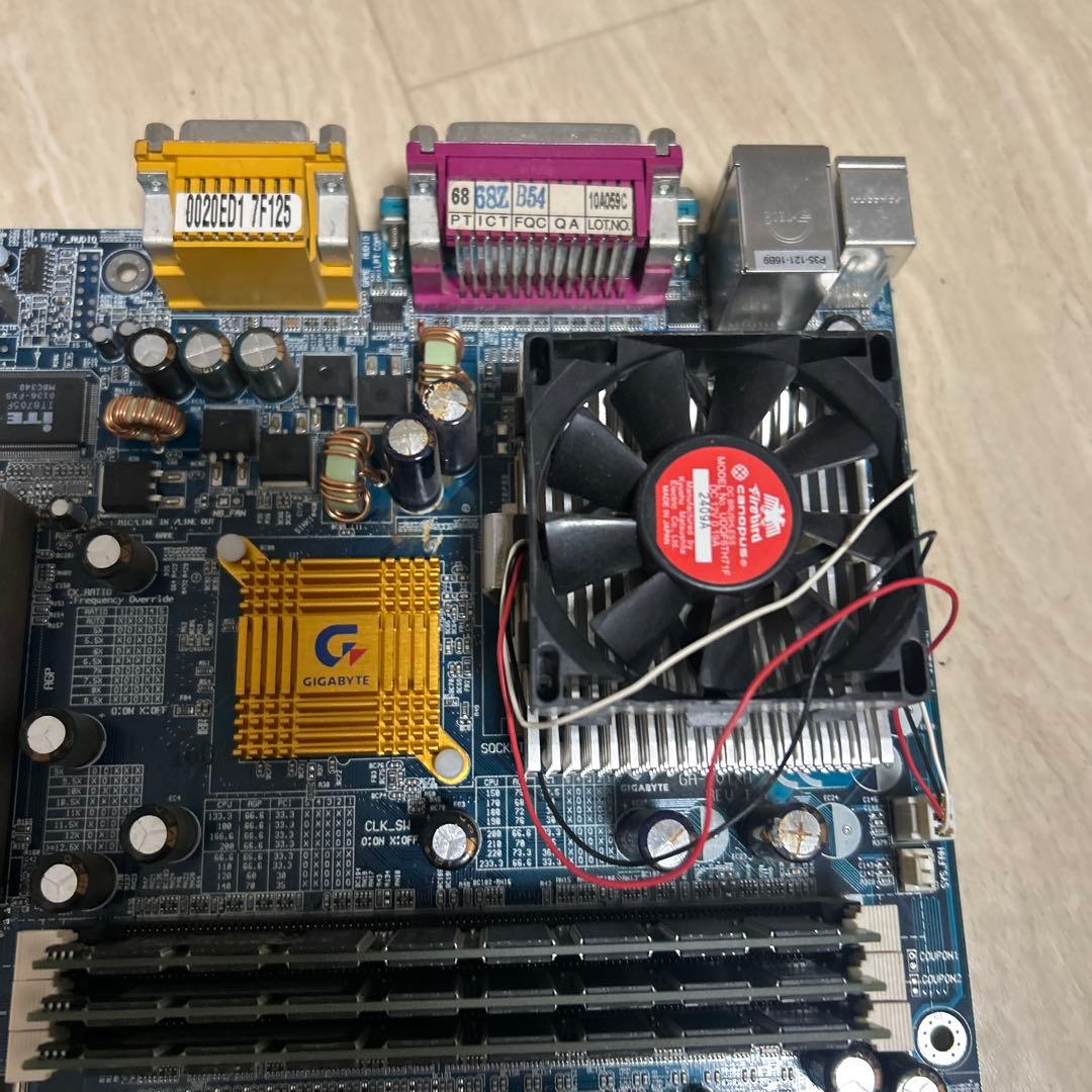 現状品！Gigabyte マザーボード GA-7UTXH REU