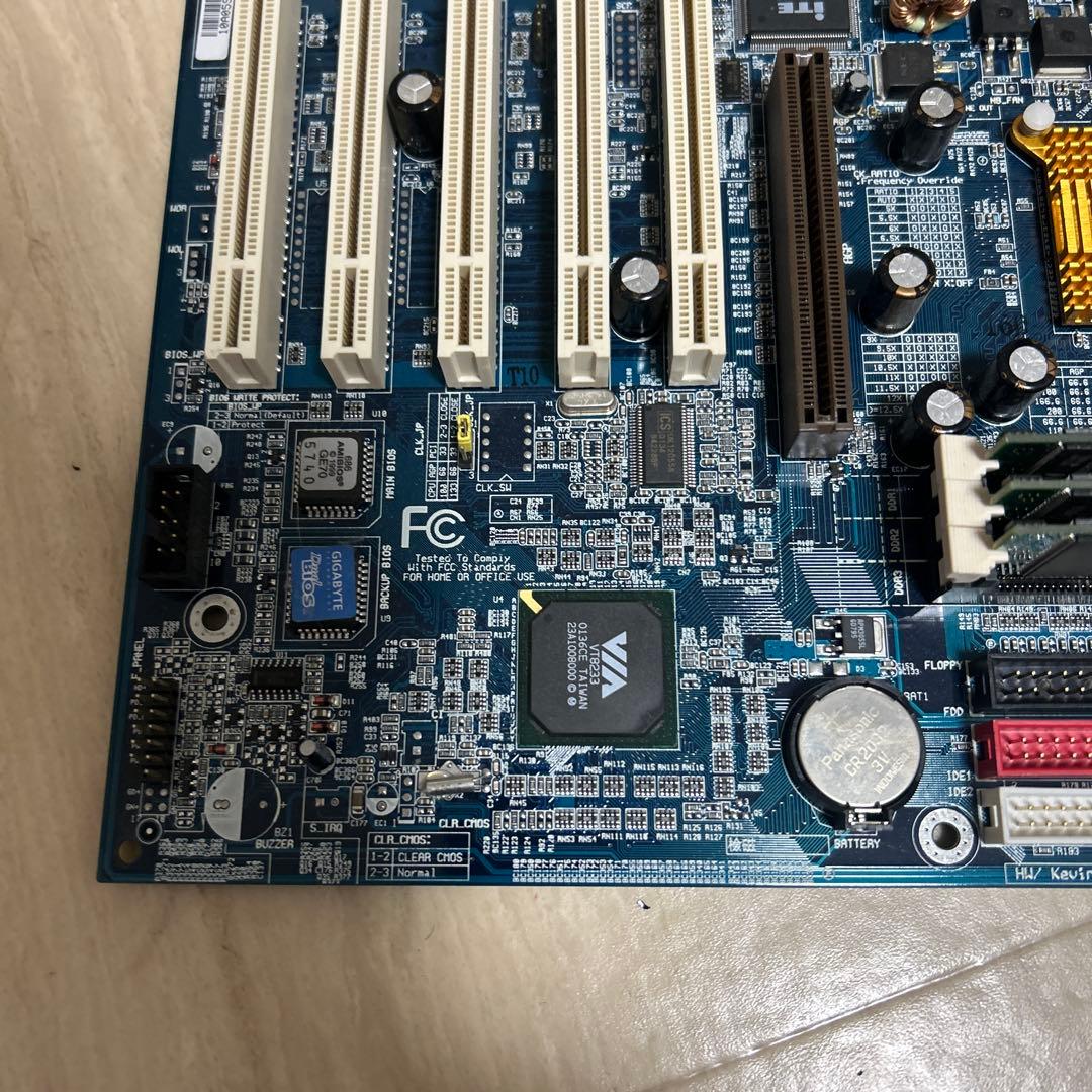 現状品！Gigabyte マザーボード GA-7UTXH REU