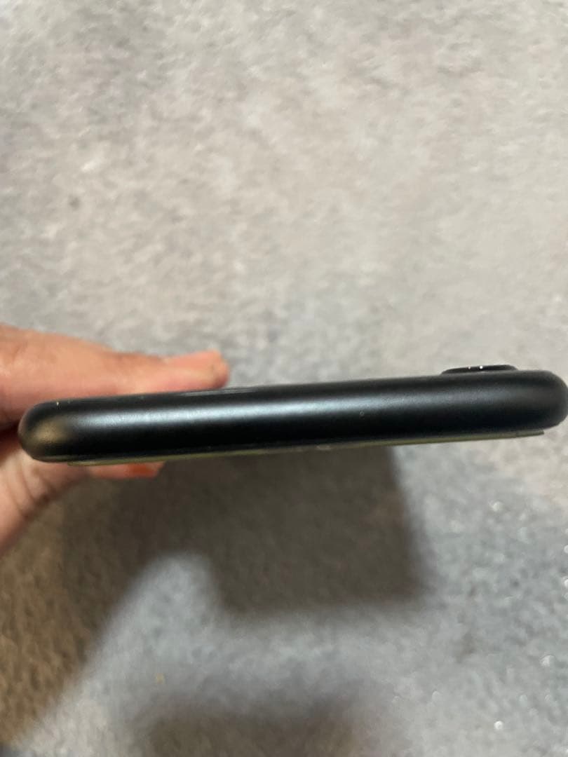 iPhone SE 第2世代 (SE2) ブラック 64 GB au