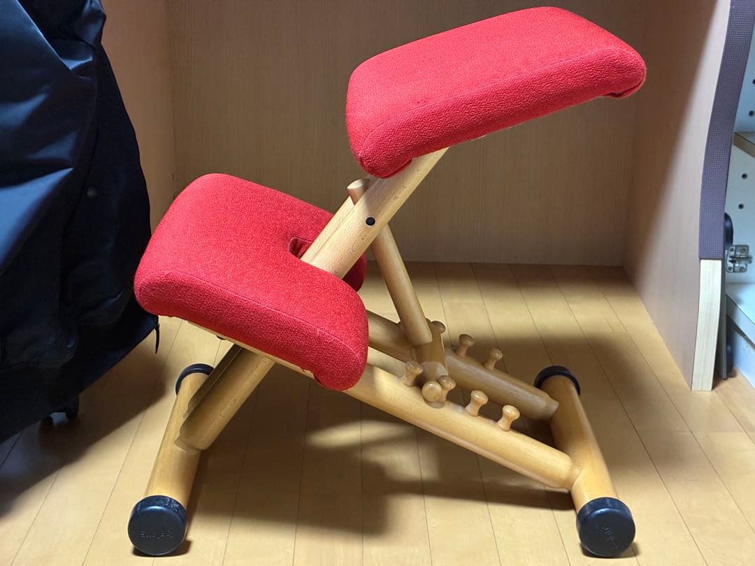 STOKKE ストッケ ヴァリエール マルチバランスチェア レッド 姿勢矯正