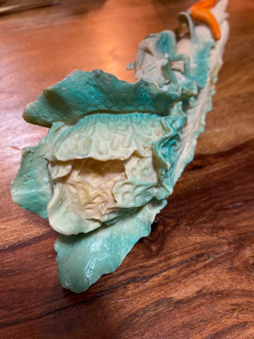 希少　野菜とバッタの装飾品
