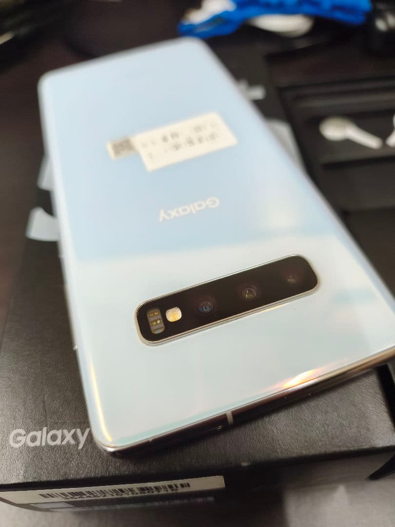au Galaxy S10+ ホワイト イヤフォン付き